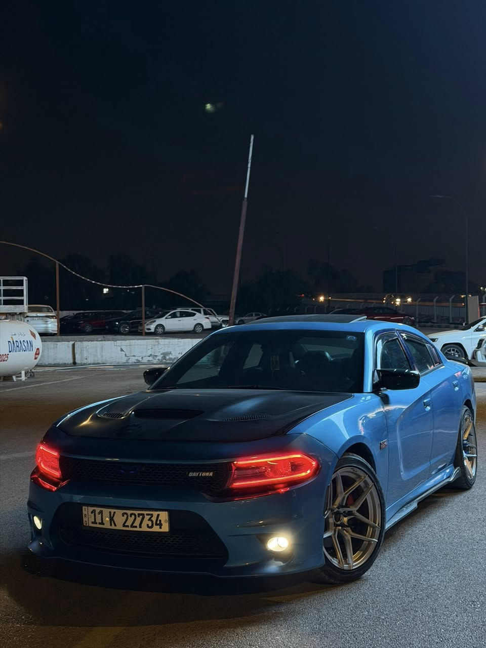 سلام عليكم جارجر
دايتونا (5700) 2018 
للبيع او مراوس  ب موستنك GT 
مواصفات السياره فول فتحه 
مري قلاب رادار نقطه عمياء 
 كشنات خزن ميموري  دايتونا +تدفئه تبريد 
مكينه كير اكسل كفاله  
ستيرن كهربائي +اويل كاج كان +ويل روهانه +تخم تاير + باتري جديد 
لدات لايت متغير + زنون عدسات منضومه جديده    
الحادث صفحة  السايق +باب مبدل  
عليها برمجة طلال ⚡️⚡️ 
رقم الشاصي 
2C3CDXCT9JH289431
سياره جاهزه من كل نواحي 
مكاني بغداد الدورة او الكرادة
والسعر 194 وبيها مجال حبايب💙
*********** 
***********
