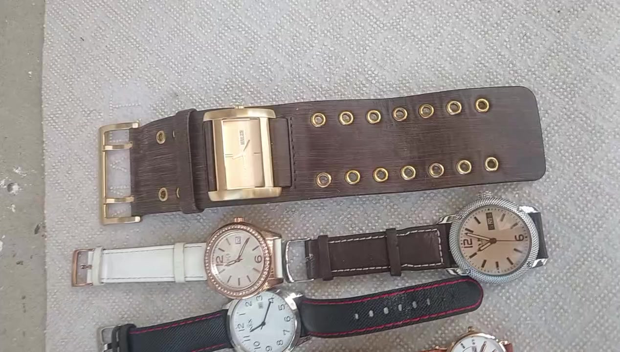 السلام عليكم
ساعات أوربي
نظافه عاليه
العدد ٣٤
السعر ٣٥ للقطتين
جمله فقط
يوجد توصيل


**إذا كنت صاحب هذا الإعلان وتريد حذفه لأي سبب، رجاءا أرسل رسالة إلى الدعم الفني**