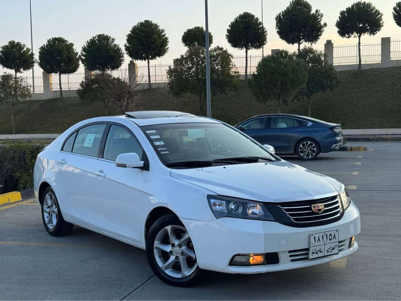 جیلی ئیمیگراند ٧ فوول مواسەفات
١ پارچەی بۆیاخە بێناو گرتن
فوول فوول مواسەفات
گێڕوو مەكینە بەشەرت
سەنەوی بەسەر چوە بەنـــاوی خۆمانەوەیە
٤ تایەو ویلی بیلادی لۆك
تەقەو ڕەقەی هیچ تێدا نیە
سەیارەكە وەك ڕەسمەكان جوانە
ساردی نیە چەن چاڵێكی هەیەو تەواو
شوێن:سلێمانی
ژم:***********
نرخ:٦٤ گەڵاو معامەلە السليمانية, العراق
