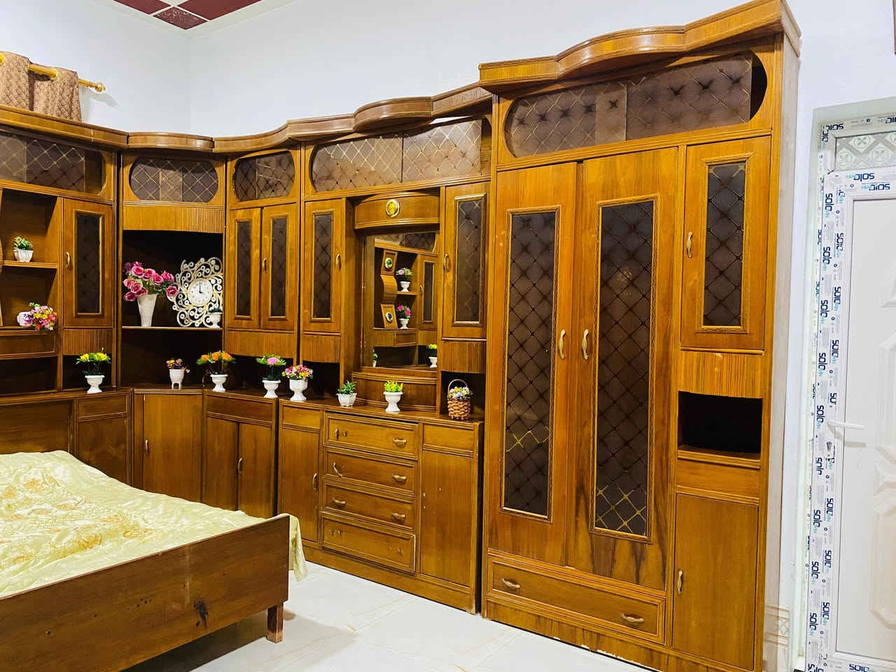 غرفه نوم عراقيه حطاطه صاج درجة اولى نضافه فول اربعينيه استخدام قليل السعر ٩٥٠ وبي مجال العنوان الرمانه البعبيد الاتصال ***********ويوجد خدمه توصيل للبيت شد ونقل
