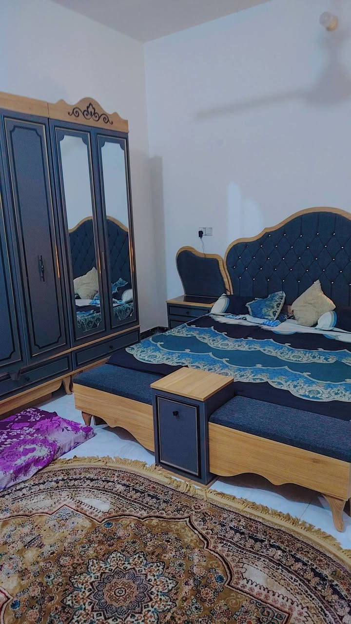 سلام عليكم بيت طابقين ١٥٠ متر ركن شارع ٢٠ تجاري شريط البلديات خلف محطه سما كربلاء طابو صرف
البناء طابوك جمهوري درجه اولى
البيت جديد بعد

تفاصيل البيت

استقبال وصاله ومطبخ وصحيات
كراج سياره صحيات جوه عدد ٣

طابق ثاني
غرف نوم عدد ٤ وصاله وصحيات وسطح صغير وجبير

يرهم مراوس بيت طابو صرف او قطعه

الاستفسار ***********
***********
