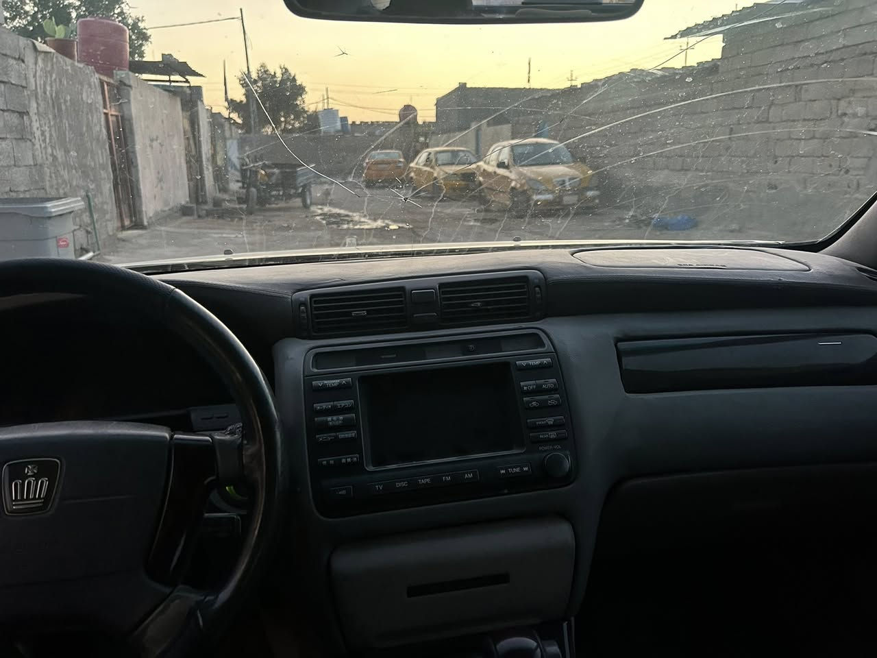 سلام عليكم سيارة جنون ادوات اربع دكم بدون كصة بيه ضربات بل جاملغات الخلفية فقط *********** بكان السيارة بصرة خور الزبير ؟ السعر 35 وبية مجال ؟ وبية رقم وسنوية
