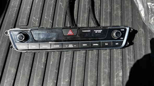 سلام عليكم اغراض سوناتا للبيع  قيم بما يرضى الله واخذ***********توصيل اكو كل محافظات
