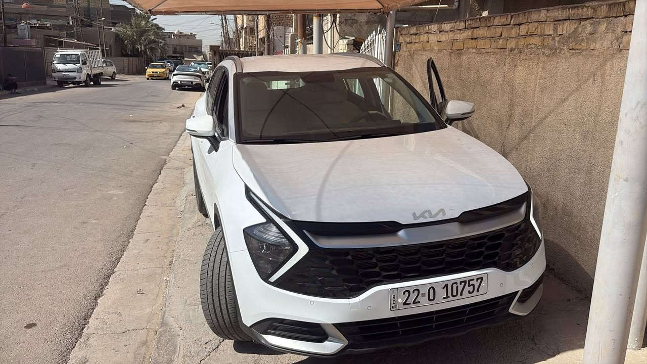 السلام عليكم
سبورتج 2025 خليجي
السياره فول مواصفات عده البانوراما
كشنات كهرباء
كشنات تدفئه
تدفئه ستيرن
فول تحكمات سترين
صندوق كهرباء
شاشه كبيره 
وباقي المواصفات المعروفه
السياره بيه اصبع بارد بلجاملغ الخلفي وموضح بلصوره على كد اصبع كلش صغير ماشيه 15 الف السياره جديد بعدها بلضمان والدهن يتبدل كله بلشركه رقمها اربيل تحول او وكاله 
سعر : 220 وبيها مجال قليل كلش
مكان السياره شارع فلسطين 
***********
