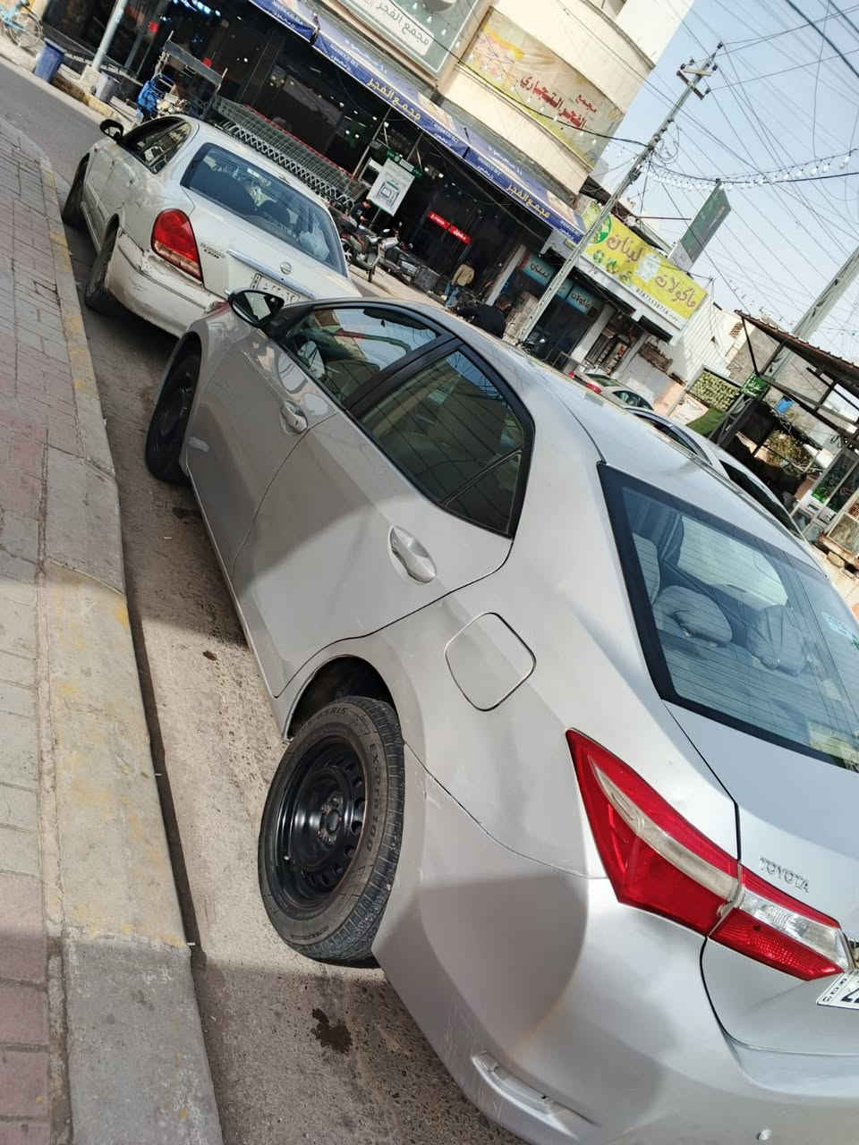 سلام عليكم
رمضان كريم 

للبيع فقط كورلا 2014 خليجي  محرك 1800  

السياره حادثه جاملغ وبنيد  وسوناره موجود السياره كفاله كير محرك ترايك وين ما تريد تبريد ثلج شاشه كامره سستم صوت 
السياره متعوب عليه ونضيفه معنا الكلمه مكاني الرمادي  
 السعر /130 $ وبيه مجال 

للاستفسار اتصل ***********
