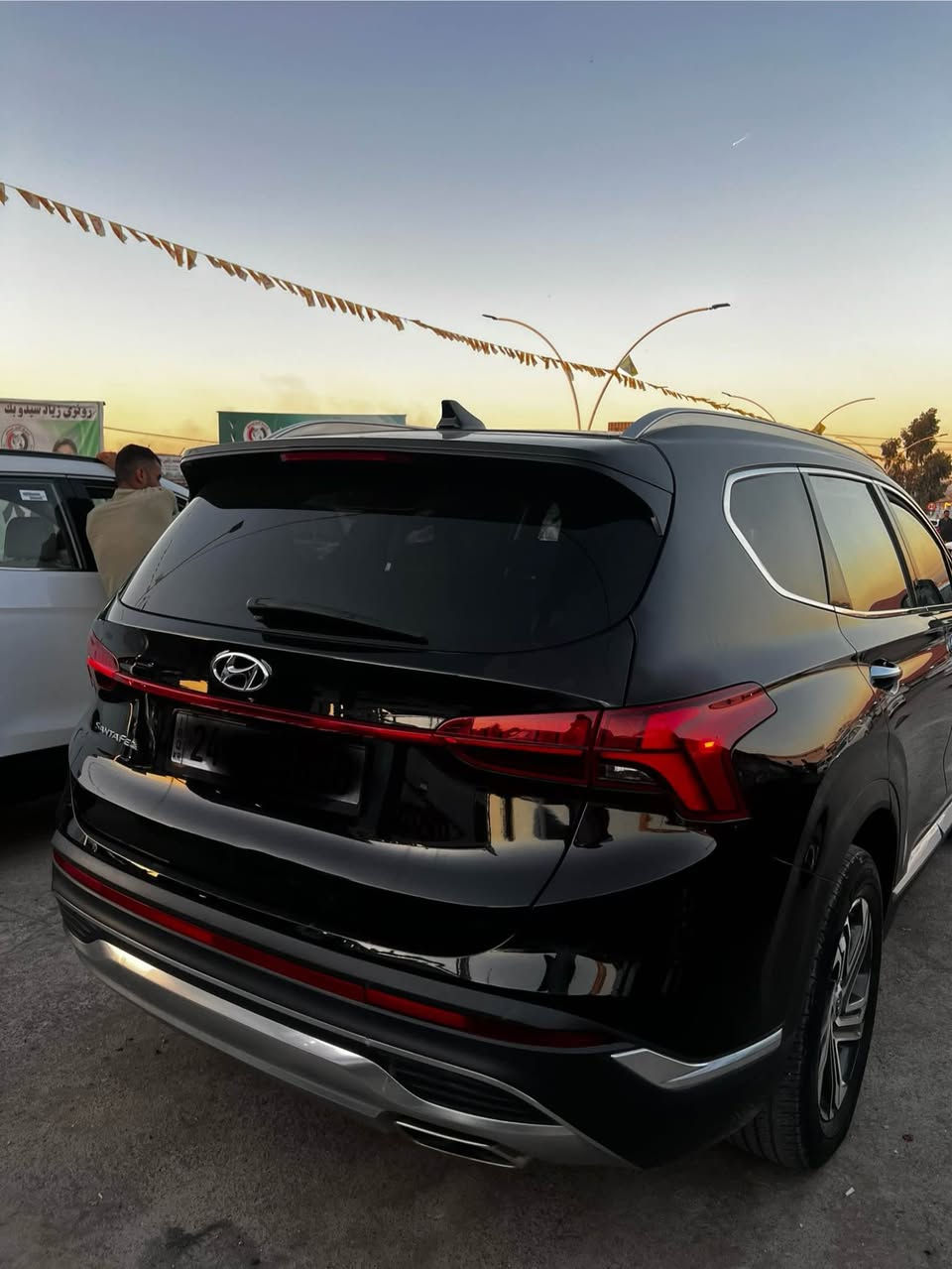 هيونداي سنتافي موديل ٢٠٢٢ أمريكي
فول فول مواصفات بانوراما
بابين صبغ بدون دواخل
سيارة كلش نظيفة 
سعر ٢١٥ مجال
مرقم الهاتف ***********
العنوان دهوك Singapore
