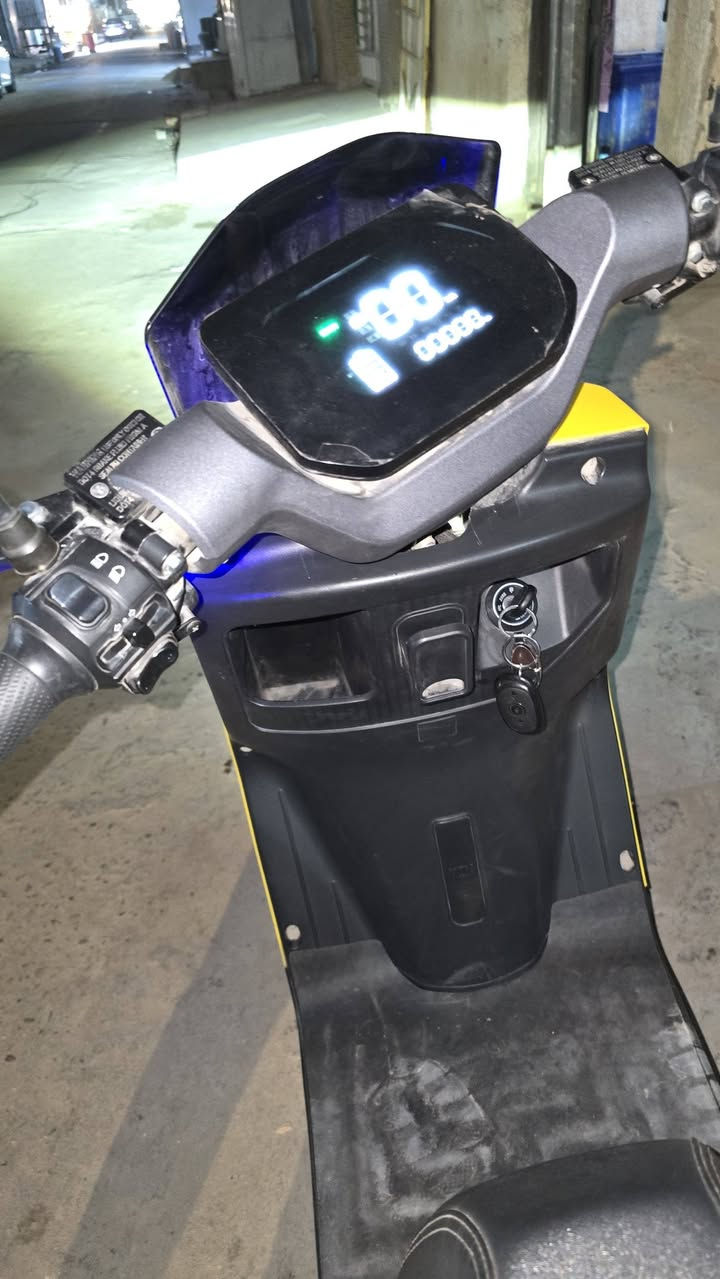 دراجة سكنس جيتي للبيع
المواصفات 
عدد البطاريات 6.   32 فولط
السرعة 60 حقيقية 
قدرة الملف 2000 واط 
نظام بصمتين ومفتاحين تشغيل عن بعد
السعر 475 وبيها مجال للشراي 
للتواصل واتساب ***********
