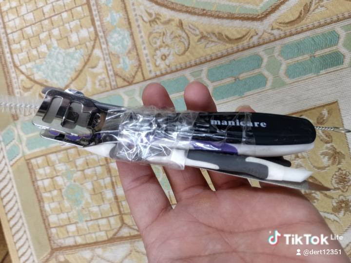 ادوات منزليه باله اوربي غير مستخدم 
سكين منشار الوان 
محداد سكين الوان 
فرشه منضف شوايه 
مس+ جفجير خشب ونايلون سيت 
قالب زينه كيك 
بأسعار مناسبه واكو توصيل داخل العماره عمارة, ميسان


**إذا كنت صاحب هذا الإعلان وتريد حذفه لأي سبب، رجاءا أرسل رسالة إلى الدعم الفني**