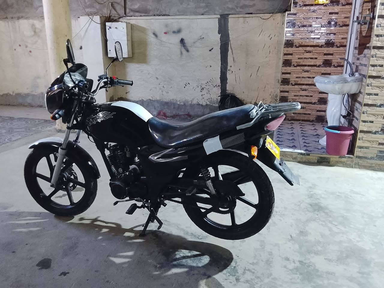 دراجه سايم للبيع السعر 600 بيه مجال جديده كلش كهربائيات كله شغاله موديل 16 محرك بلادي عنواني الرمادي شارع 20 للاستفسار على رقم ***********
