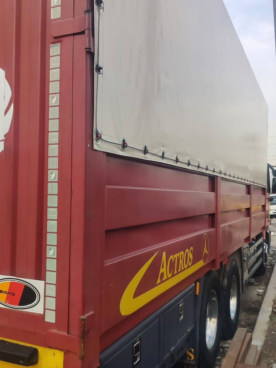 اكتروز ٢٠٠١ مكفوله شاصي وقماره ومكينه مكفوله سياره دبل تاير جاهزه
***********
***********
