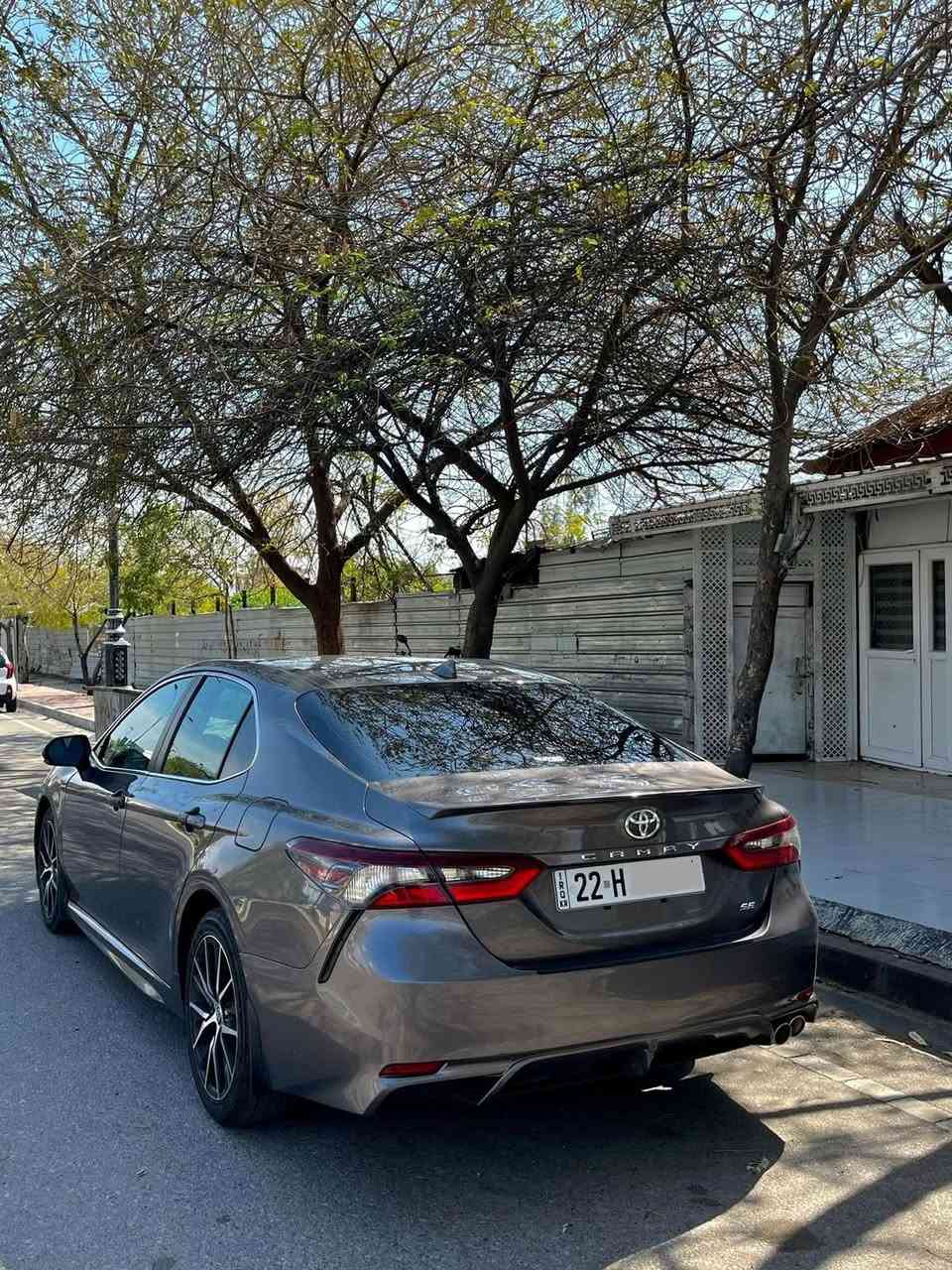 سلام عليكم
تويوتا كامري Toyota Camry 
موديل 2023
رقم اربيل شرط التحويل 
مواصفات SE 
محرك 2500 
كشنات جلد
رادار امامي 
توقف ذاتي (اوتو بريك)
تحكم سترين جهتين 
محدد سرعة ويه تحديد مسار (قيادة ذاتية) 
شاشة كبيرة مع (apple CarPlay)
سيارة عليها تايرات جدد وبطارية جديدة 
رقم سنوية هرة جديد 
بيها بطاقة بانزين ✅
دبل سويج ✅

السيارة كلين ✅ 
كفالة بدون حادث بدون صبغ بدون تبديل
بدون دواخل بدون ايرباك ✅
بيها تعديل بارد اقل من شبر بالجاملغ الامامي
السيارة مميزة بنظافتها بموديلها واستخدام شخصي ومبينة كدام العين  
للاستفسار:*********** واتساب
جاملغ سائق فقط مفتوح والبلاد مشدود همينه 
وجاملغ سكن ٣ اصابع بارد
والسياره بدون ايرباك بدون صبغ بدون تبديل وبدون ضربه هم 
بجم كبس ✅
سعر 212$ ومجال بسيط
