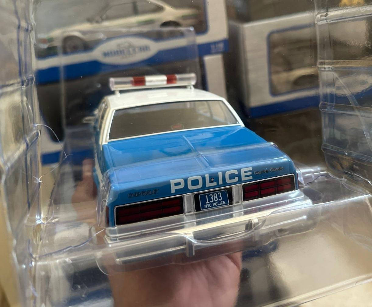 CHEVROLET Caprice – New York Police Department 1987 🚨🚧
MCG 1/18


**إذا كنت صاحب هذا الإعلان وتريد حذفه لأي سبب، رجاءا أرسل رسالة إلى الدعم الفني**
