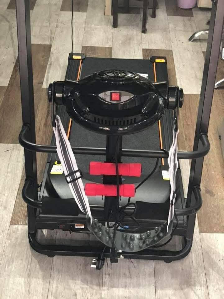 � للبيع جهاز مشي كهربائي (House Gym) 🔥

✅ يتحمل وزن لغاية 150 كغم
✅ إمكانية رفعه لوضعية المشي الجبلي ⛰️
✅ مزود بجهاز تكسير الشحوم (حزام مساج)
✅ شاشة لعرض الوقت والسرعة والمسافة والسعرات
✅ نظيف جداً – استخدام فترة قصيرة فقط

📌 مناسب للبيت وما ياخذ مساحة
📌 جاهز للتجربة

فقط 📩 تواصل خاص


**إذا كنت صاحب هذا الإعلان وتريد حذفه لأي سبب، رجاءا أرسل رسالة إلى الدعم الفني**