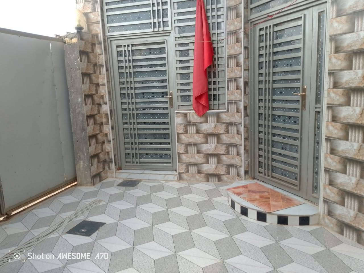 السلام عليكم بيت بحي العباس البيع بناء جديد وحديث 2025 بيت كامل مساحة 125 مربع ركن البيت طابقين الطابق الاول غرفه سويت وصاله ودوانيه ومطبخ وصحيات خارجيه وداخليه طابق الثاني 3 غرف وصحيات   الاستفسار الاتصال ‏‪0772 649 2310‬‏
