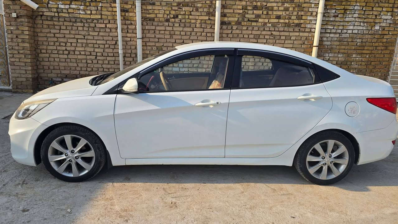 السلام عليكم شباب اكسنت موديل 2015 خليجي محرك 1400 دوش
تبريد تدفئة 
تحكم ستيرن 
ويل كب السيارة 
تخم تاير وباتري جديد
بلوجكتر
شاشة وكاميرا متحركة 
السبير ويل كب مثل التايرات 
رقم ذي قار انگليزي سنوية 2030
ألهزة بعدها ماساقطة 
الكشنات مدوشمة 
الارضية جلد
گير مبدل جديد 
بدون اي گلوب بالعينة 
السيارة بيها بابين العبري والي وراه مبدلات اصليات نفس اللون وجاملغ تجاري مبدل نفس الجهه 
سيارة جديدة كلش 
رايدها ب82 
مكان السيارة ذي قار قلعة سكر 
للاستفسار الاتصال او المراسلة على الرقم
***********
***********
