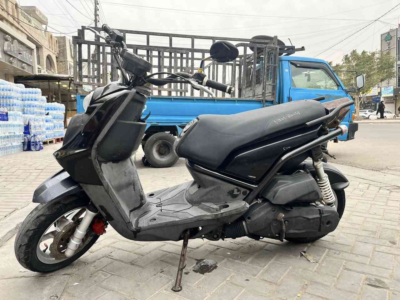 السلام عليكم 
شباب دراجه (سكنس جبلي  ) دراجه رمبه الرمبه الله شاهد ربع متصرف عليه شلعه ومعدل دراجه كلش حلوة وناعمه بل مشي ما ناقصهه شي مكفولة كفاله عامه برغي ما مفتوح بيهه السعر مليون و ٣٠٠ بيهه مجال بسيط دراجه تسوة اكثر بس متوازي عله البيع العنوان بغداد  المنصور _او حي الجهاد***********
