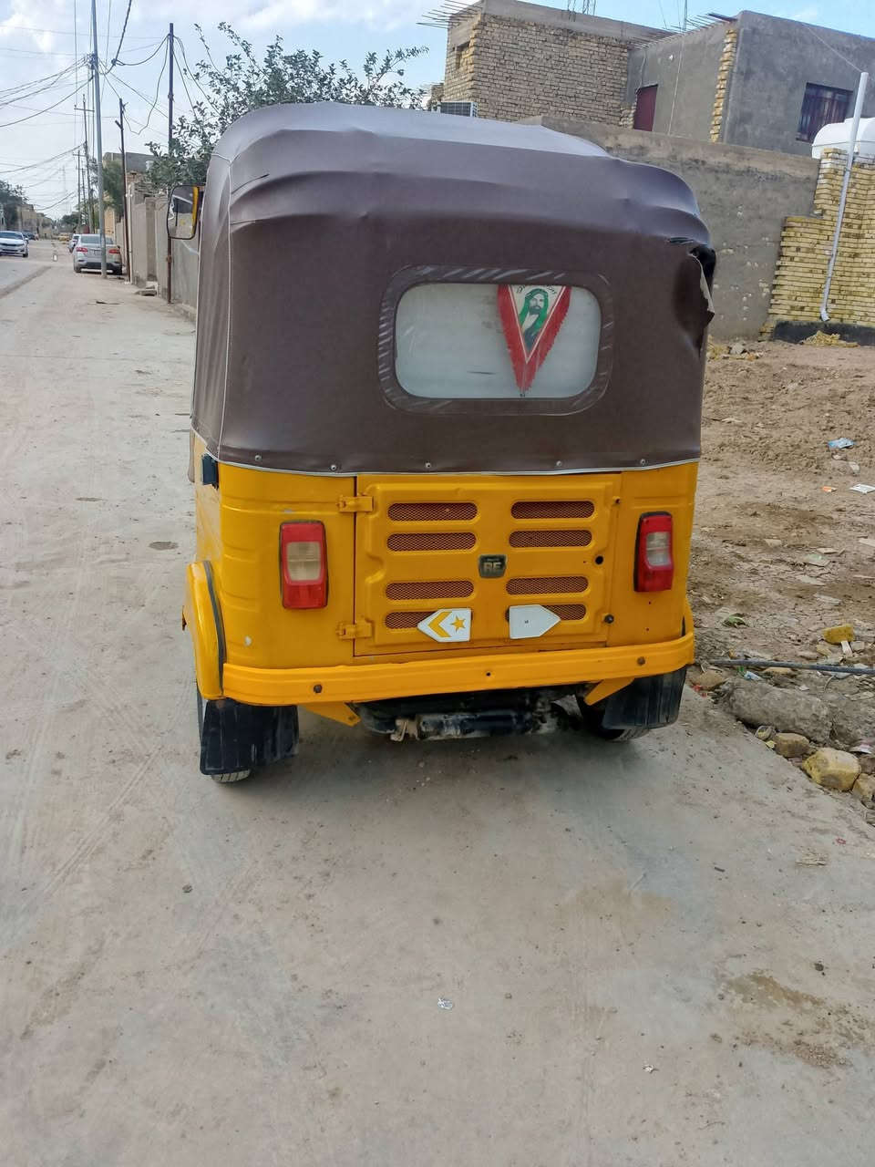 السلام عليكم تيك توك للبيع موديل 18 بشهر 11 اوراق كامله مكفولات للترقيم جازه ونظيفهه كهربائيات شغاله سفريات جدد دوشمه جديده تخم تائر جديد مكان كوت السعر 4,000,000 ونص الشراي ينتصر على هذا الرقم وباي مجال ***********
