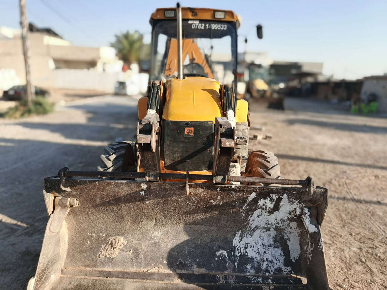 JCB 2009
للبيع جي سي بي  2009
حجرية فول عادي 
سلايت مقص شوكيه كير عادي 4نمر
كلشي على وضع الشركه ما مفتوح برغي 
سنويه لل 26 
السعر 290 وبيه مجال 
شرط التحويل
***********
