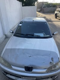 بيجو 306 فرنسي  2001 مصبوغه عام  جاهزه من كلشي كهربائيات  كشرها صبغته ...