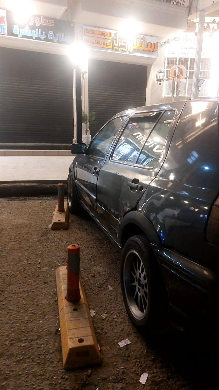 جولف للبيع
مكاني موصل 

رقم بغداد الجديد وهزه جديده 
كير توماتيك تبريد 

تحويل مباشر بالموصل 

محرك كصه 

٤٠ وبيها مجال 

***********

***********
