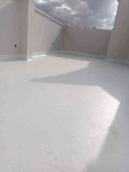 عمل وأعاده ماستك للاسطح
معى طلاء ماده الروف كوت البيضاء 
معى غسل وتنظيف السطح
***********
