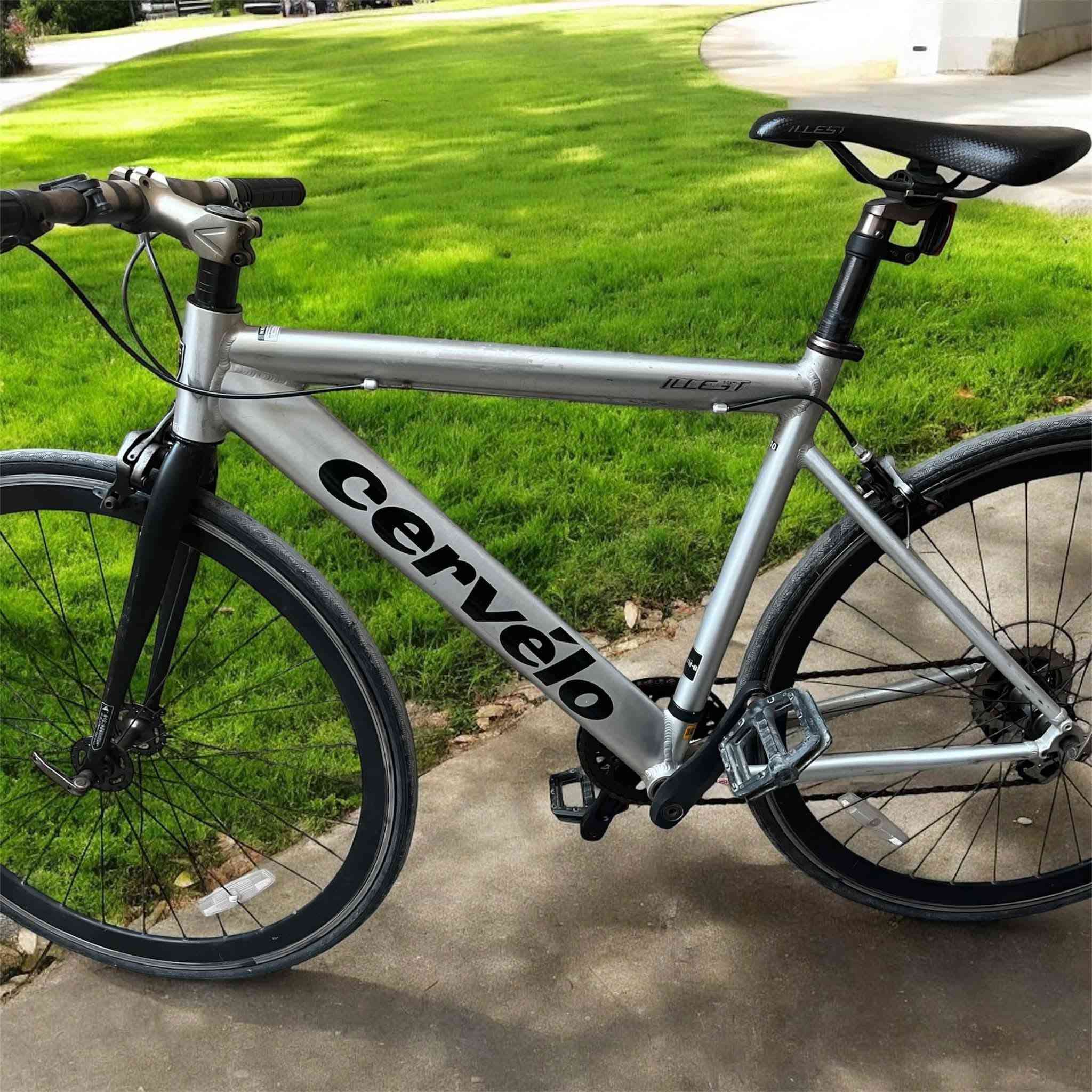 بايسكل بايك c700  سباقات المنيوم
بايسكل إلمنيوم بل كامل
سرعات 8x1
نظيف جداََ 90%
شركه  Cervelo
بايسكل سباقات سريع جداََ تكدر تطلع بي مناطق بعيده 

العنوان بغداد حي البتول

السعر 220

للتواصل  *********** واتساب
