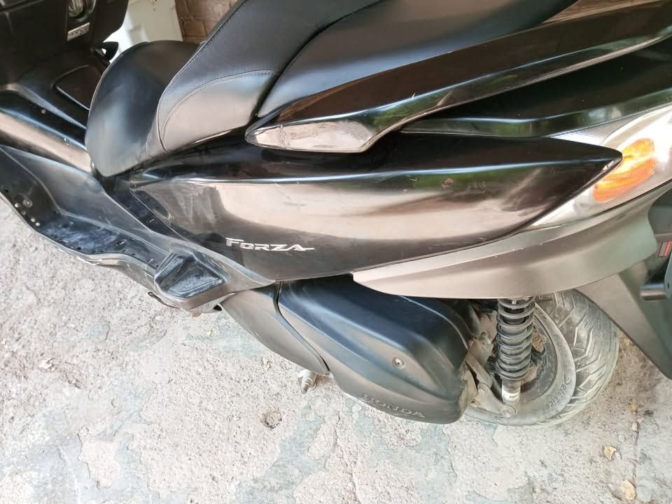 سلام عليكم فورزه 010للبيع مكينه اسرائيليه دراجه نضيفه سعره 9اوراق وبيه مجال مكانه واسط قضاء نعمانيه رقم ***********دراجه مكفول ماعدا هاي ضربه خفيفه بس الكفر فاطر. الشراي يتصل وبخدمته
