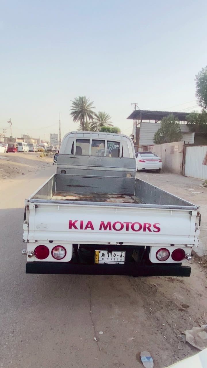 السلام عليكم 

كيا حمل نثيه موديل 18 رقم بغداد
سياره حلوه وجاهزه. بيها باب العبري صبغ فقط باقي كفاله. عنواني الكماليه 
رايدها 118$وبيها مجال 
***********
