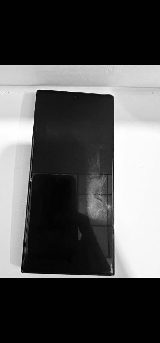 سلام عليكم s23 ultra
كلاس مكسور مثل ما موضح  بدون اي نقطه او شيي من شاشة داخلية فقط كلاس ٥١٢ كيكا  شرق اوسط جيبال ٥٧٥ الف


**إذا كنت صاحب هذا الإعلان وتريد حذفه لأي سبب، رجاءا أرسل رسالة إلى الدعم الفني**