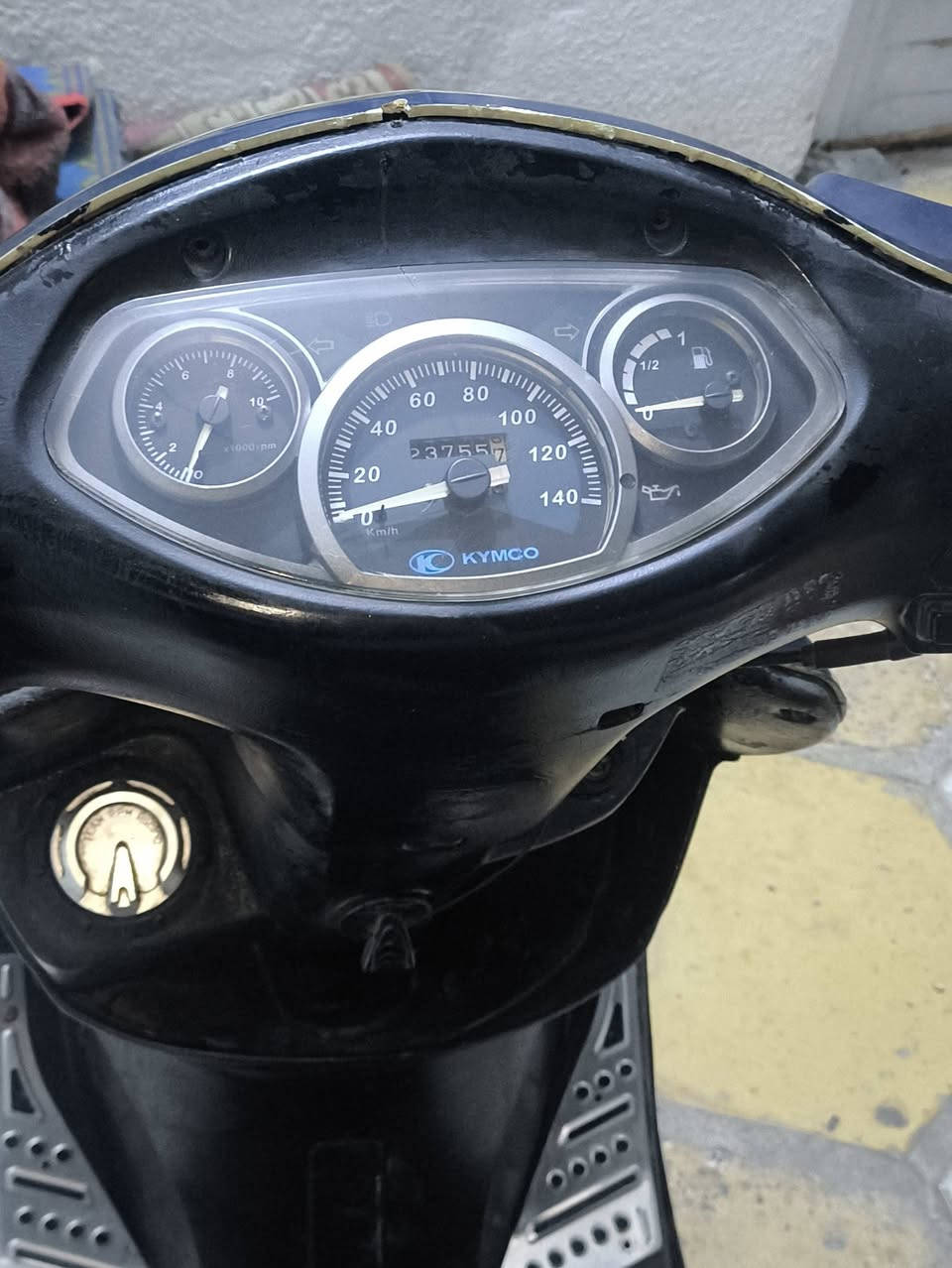 كامكو جي فور
سلام عليكم كامكو جي فور للبيع كامله من كلشي دراجه نضيفه او مناقصها شي لا تنقص ولا تبخر ولا تنضح توها امجفته قبل اربع ايام يعني جديده 
السعر ٣٥٠ وبيها مجال قليل هاذه رقمي 
***********
