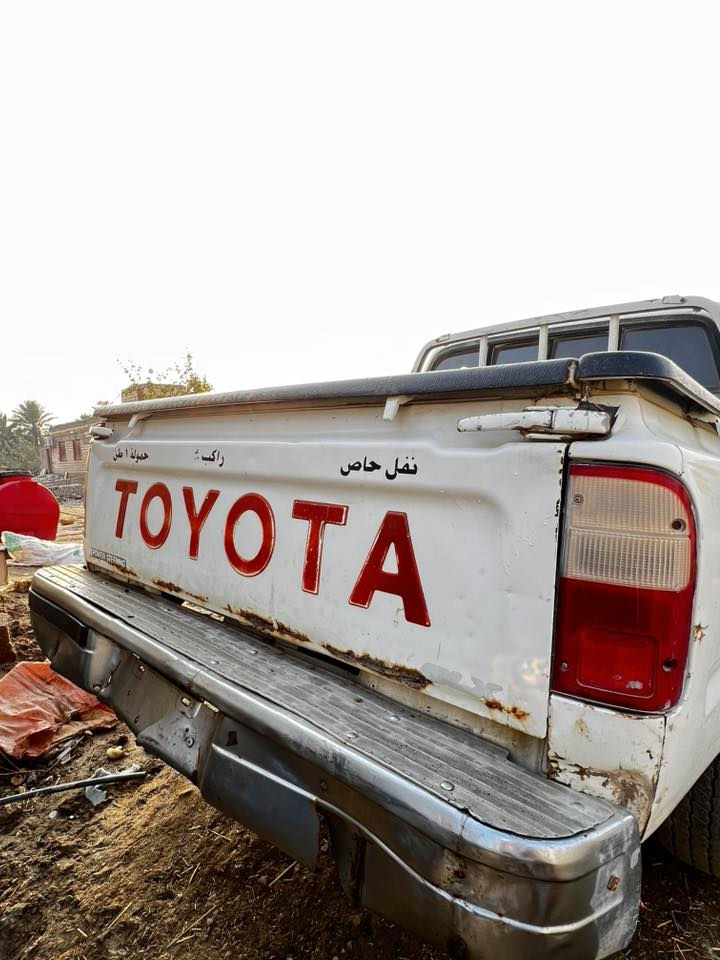 سلام عليكم سيارة جمره موديل 2004 كفاله عامة فقط الباب الخلفي مكينه كير شرط كارتون فقط الباب الخلفي فول مواصفات رقم السياره ناصريه مداور ثاني يوم مكان السياره الناصرية سعرها 105 بيها مجال قليل  رقمي ‭٠٧٨٣ ٧٨٠ ٦٩٨٧‬
