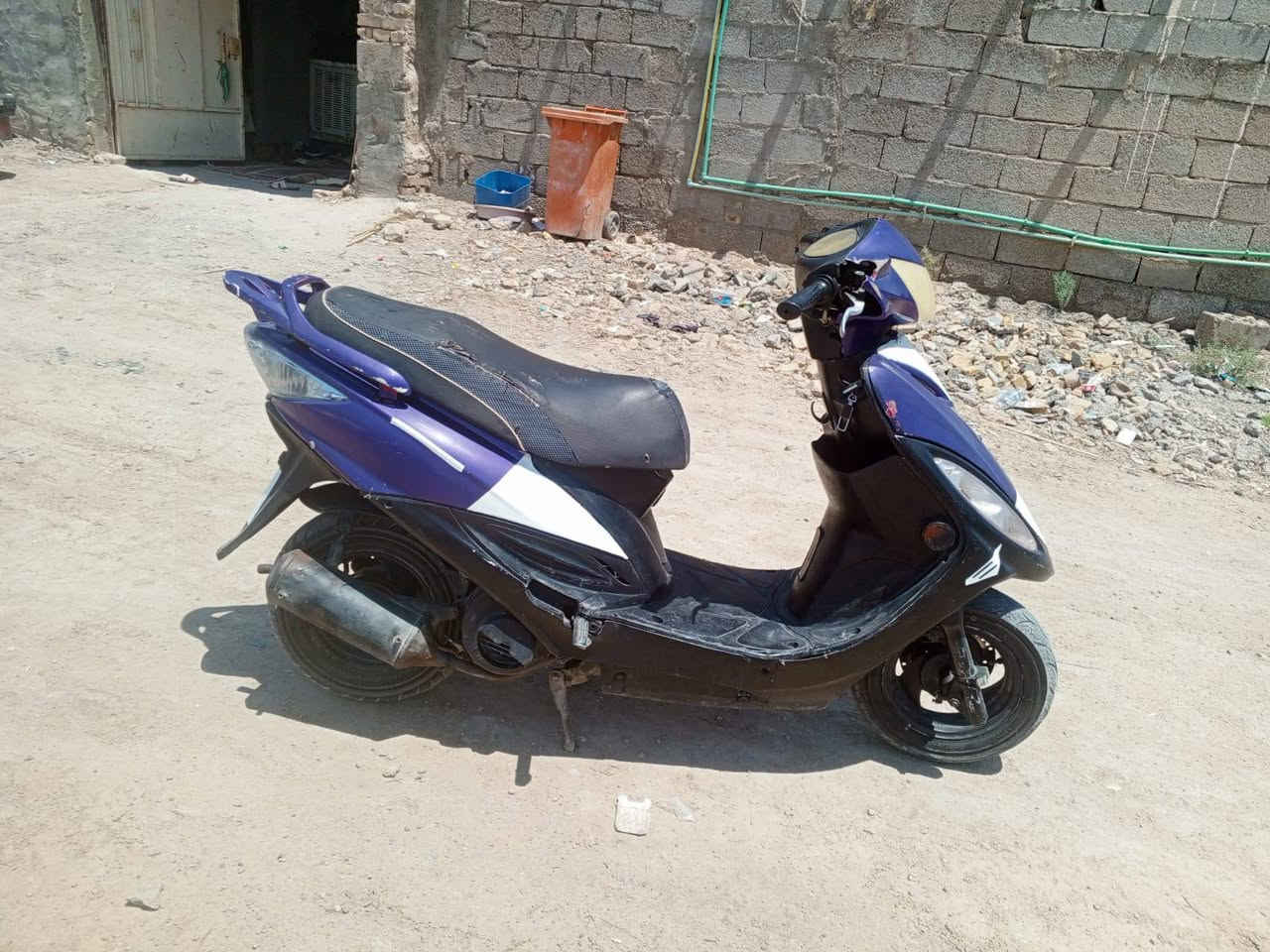 سلام عليكم كامكو جي فور دراجه كرباياته كله شقاله بيه نسبت خيط بخار بدون تنقيص موديل 14.فحل  السعر 300 وبيه مجال بصيط مستعجل علبيع مكاني  قلعه سكر بصوب بنرجاب  رقم***********

