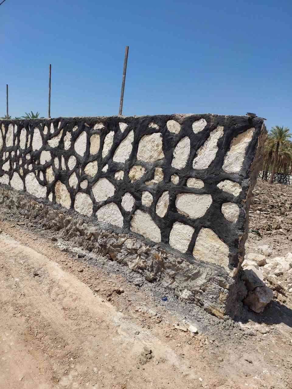 تغليف السواقي الزراعيه وتبطين البحيرات الزراعيه وبناء الاسيجه في المناطق الزراعيه والمناطق الغير زراعيه ايضا وكذالك بناء البيوت والمتنزهات للإستفسار مراسلة الصفحه او الاتصال على الأرقام التالية:-
***********
***********
