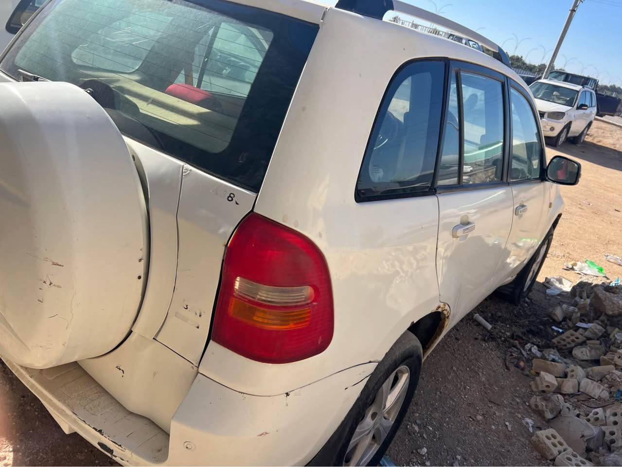 جون وي 2013 مال مزاد وزارة داخليه بيهن كتاب رسمي تمشي بيه وين متريد اسويلك وكاله ام باركود وانته ترقم كتاب مزاد بسمي 
كير مكينه كفاله 
اكو بلاديات محرك ميسي بوشي او اكو محور ونجي 
مكان سياره كربلاء 
سعر اكو ب33 او اكو ب35
*********** كربلاء, العراق
