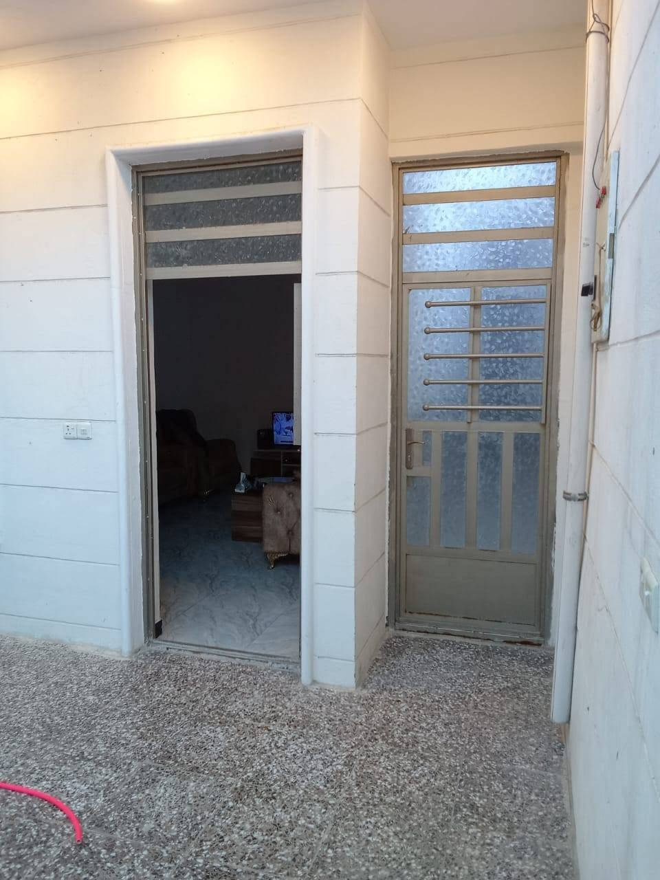 دار للبيع مساحه 100متر طابقين مع اثاث  زراعي سند 25 نهايت اربع شوارع ابو ريسان مخبز الغدير 3غرف نوم بناء حديث سعر 125مليون ويبقه مبلغ بصيط اقصاد عادي ***********
