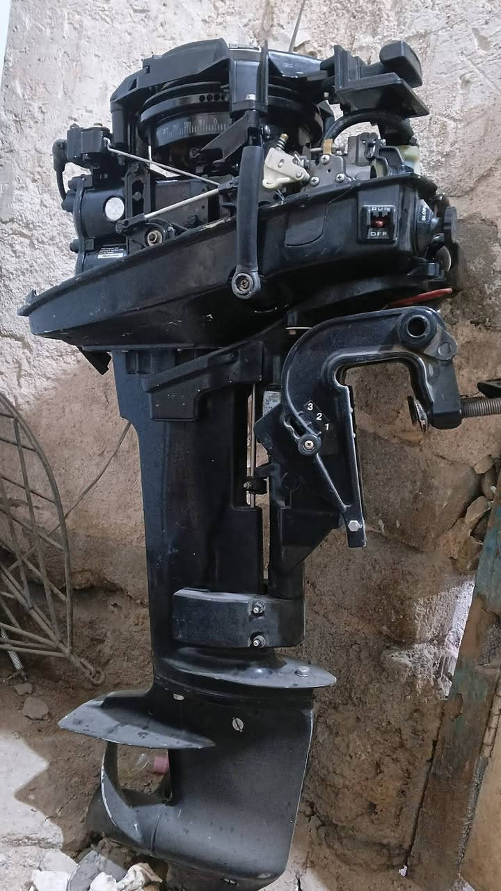 مكينة ميركوري 15 ذراع قصير نظيفة جدا مامفتوح بيها برغي بعدها لوك البصرة ***********
