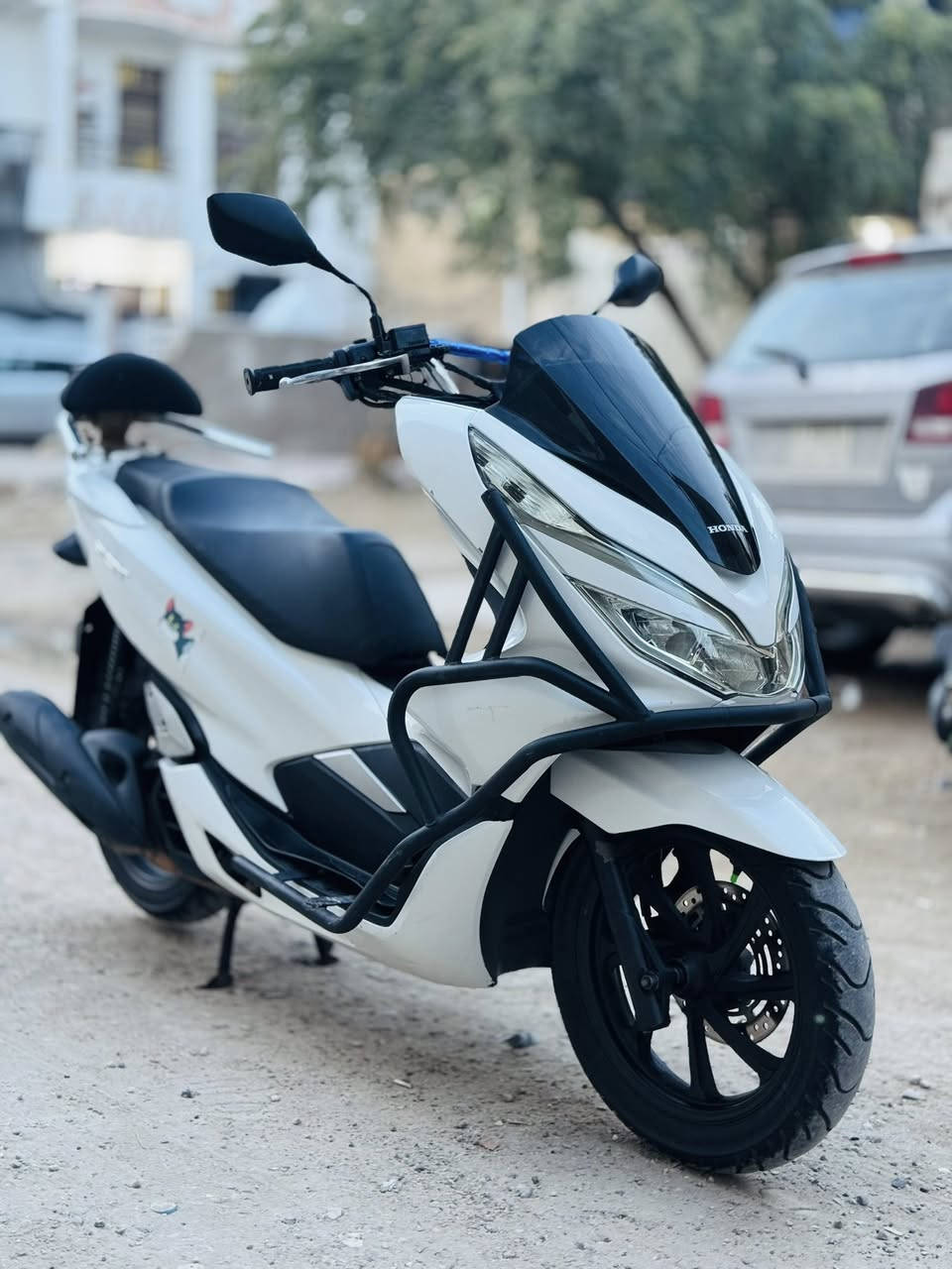 سلام عليكم
pcx جيل الثالث بصمه فول 

دراجه خير من الله مكفوله كفاله عامه

دراجه بحالة الوكاله. مكينه مكفوله كفاله عامه

كفرات مكفوله. دراجه جاهزه كلشش

حساس ازدحام. استان ازدحام 

درع اضافي + تجوه. 

***********. واتساب متواجد.
