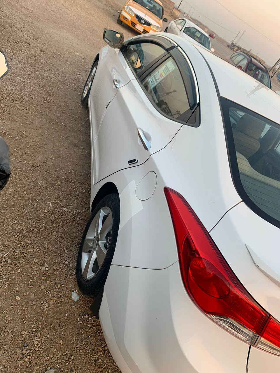 النترا خليجي فول ماعدا البصمه 2014
ضرره شبر بالجاملغ الخلفي وبيه اقل الشبر بالبونيد وشويه بارد بالباب سعره   105
***********
