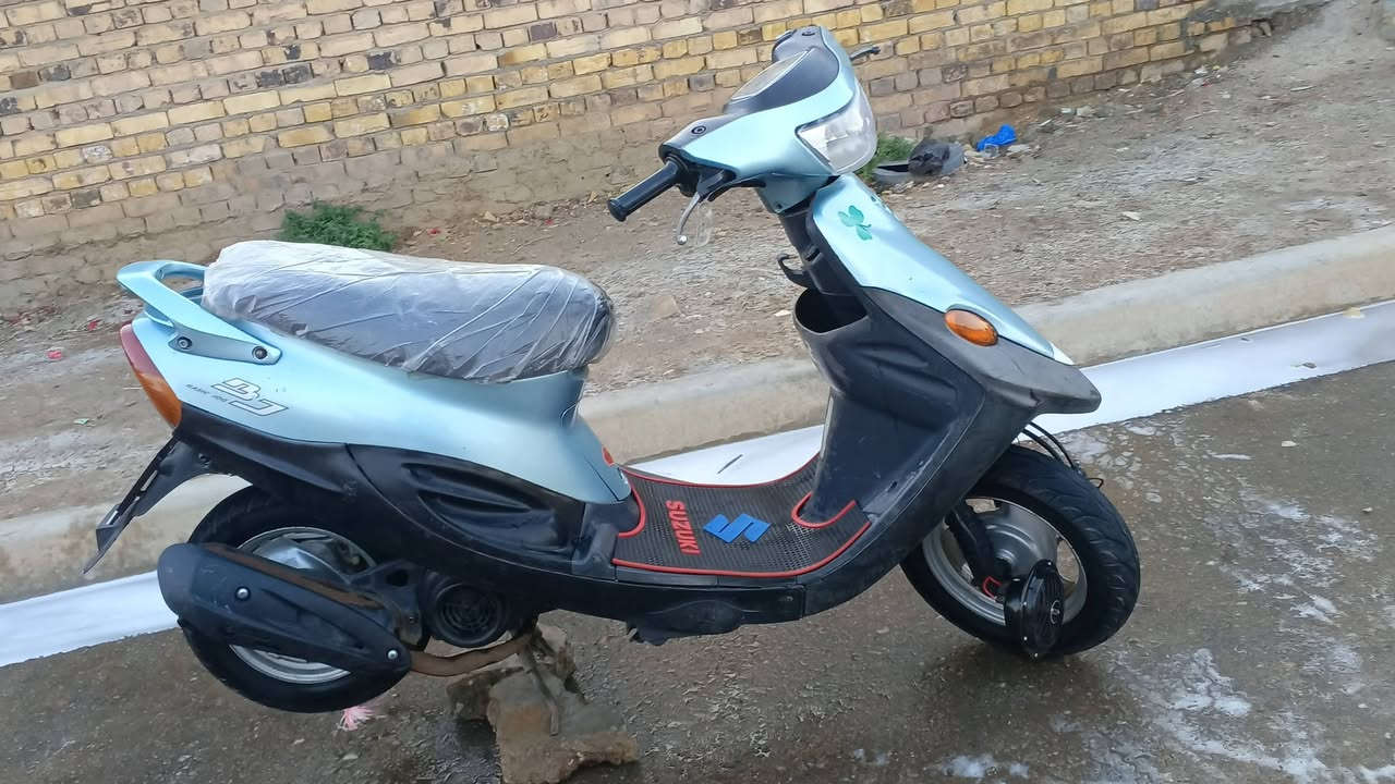 ياماها ٩
ما مفتوح بلاد الدراجه كلها مكفوله من الزلخ بس الكفر الكدام بيه فطر زغير دراجه ناعمه كهربائيات كلها شغاله تشتغل نكره السعر ٥٥٠ ويا الهورن وبخدمت الشراي الرقم
***********
 ابو رمانه
