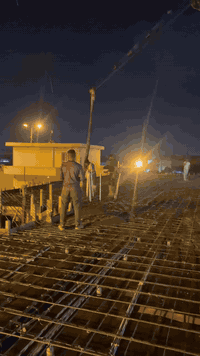 السلام وعليكم 
بم شونك للبيع 
موديل 92 شرط الشغل والفحص 
28 متر ارتفاع سنويه جديده رقم دهوك بسمي 
جهاز بلاتوث حوض مقصات بلادي بم موجود بل موصل
سعرو)(4) بي مجال)(***********
