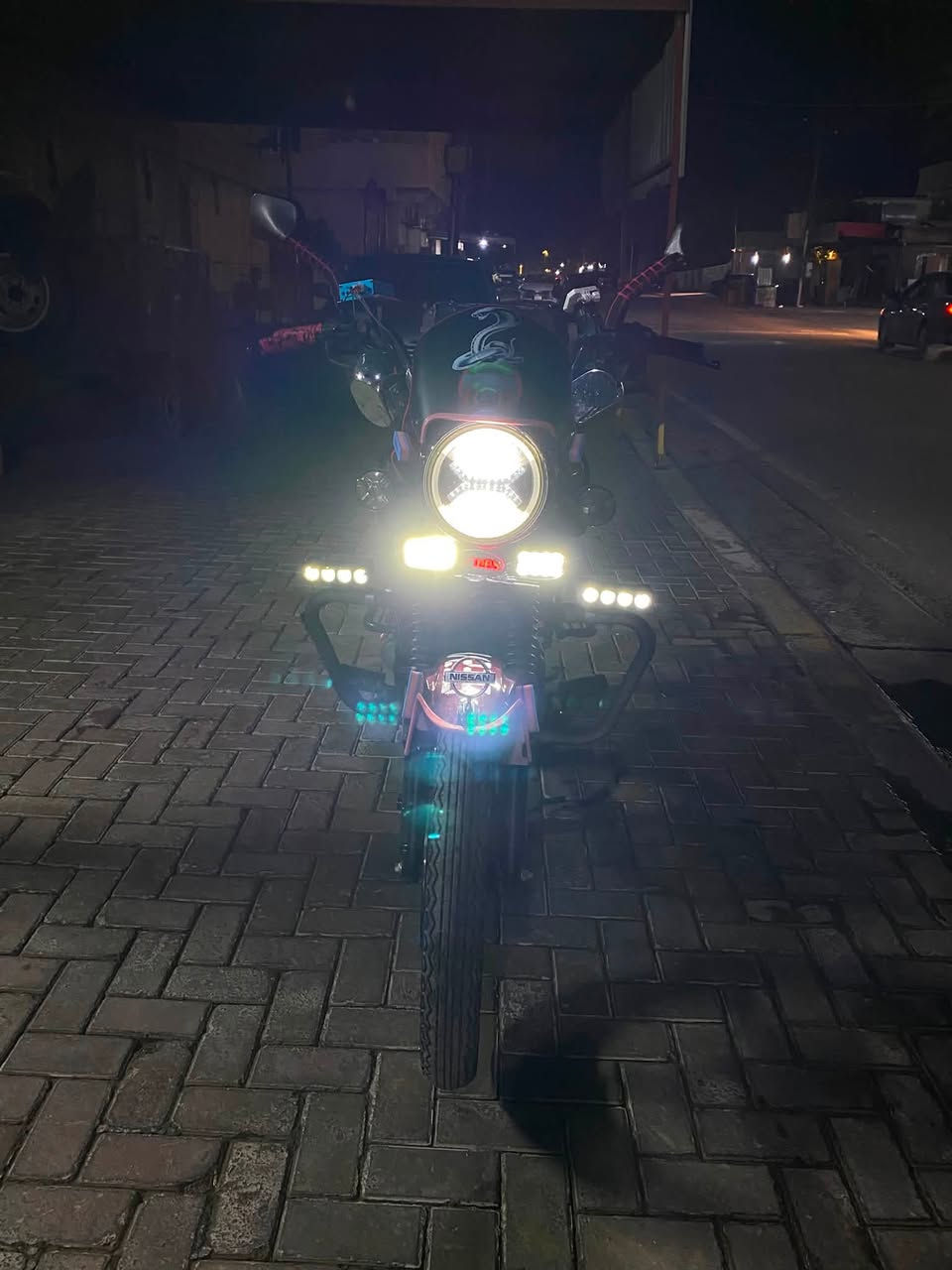 سلام عليكم
دايون 24 كفاله برغي مابيها نقص 
ومجنبزه حلو  
حجم مكينه 200 
لوزن ثقيل مو لخفيف 
لسعر 1400 وبيها مجال بصيط
*********** مكاني تكريت 
مكاتبه فقط
