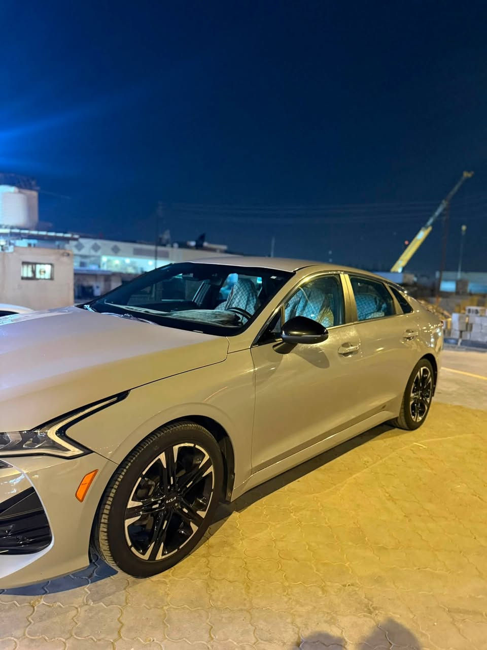 السلام عليكم
للبيع سياره k5 gt lin مكينه 1.6 تيربو 

فول مواصفات عدا البانوراما 

سياره كفاله داخله للعراق تقرير غرق بدون ضربه سياره جديده وكشرها نضيف لونها مميز اسمنتي  

السياره معوقين مكان السياره بصره 
السعر 170 وبيهة مجال

الرقم ***********
