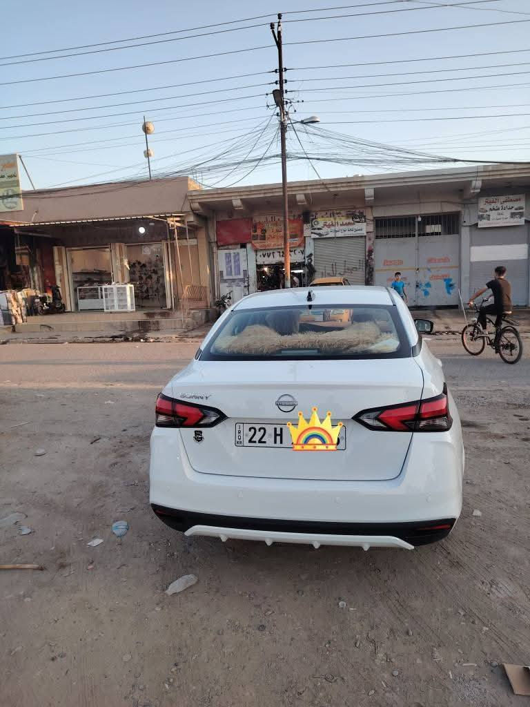 نيسان صني 24 مكسيكي 
كلين حتى الأرضيات بعدهن مال الشركة والمسجل الأصلي مال الشركه
ماشية 20 الف
اللون ابيض
رقم اربيل(***********)
