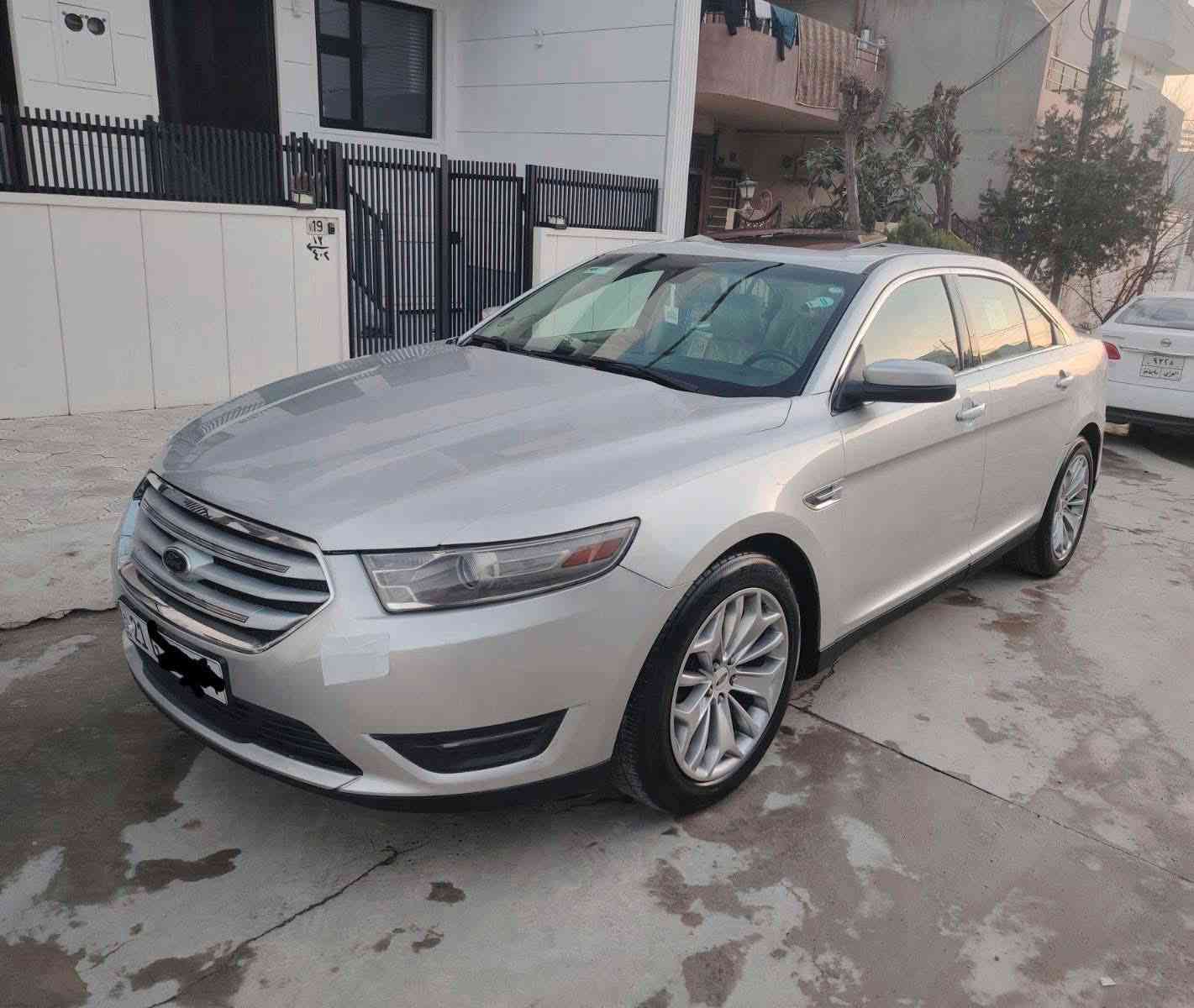 .                               بِسْمِ اللهِ الرَّحْمَنِ الرَّحِيْم
فۆرد تۆرێس : مۆدێل 2013

سفری شەریکەی نیڤا 88 میل ڕۆیشتووە دوو دەستی کردووە لیمیتد فول قەپات مواسەفات ، ناو زەرد ، سڵایت ، بەسمە ، تەبرید مەرکەزی ، کۆدی دەرگا ، تەحدید سورعە ، دژە خلیسک ، بەسمەی سەر دەرگا ، سێ شاشە پەردە ، کوشن جڵد کوشن ساردو گەرم ، زینۆن ، بۆیاغی نیە دەعامی بۆ دەعامی بەشەرت تەنها یەک پەڵە کارتی بچوکی هەیە سپێری دانەبەزیوە جەگ و ویل سپانەی هەڵنەپچراوە سەنەوی و ژینگەو ڕێگاوبانی هەتا 2030 تازەیە گێڕ و مەکینە و تەبرید و بەناوکردن و غرامە هەمووی بە شەرت 
***********
