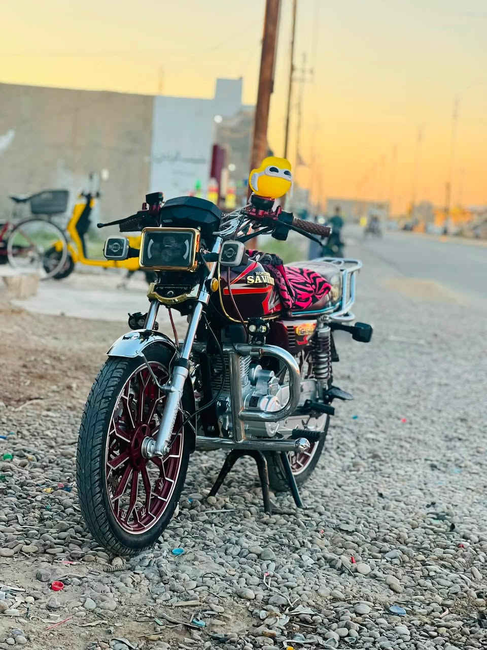 السلام عليكم ماطور سافين للبيع محرك 150 موديل 2024 نضافه فول محرك ما مفتوح منفيس موجود السعر 700وبي مجال ***********
