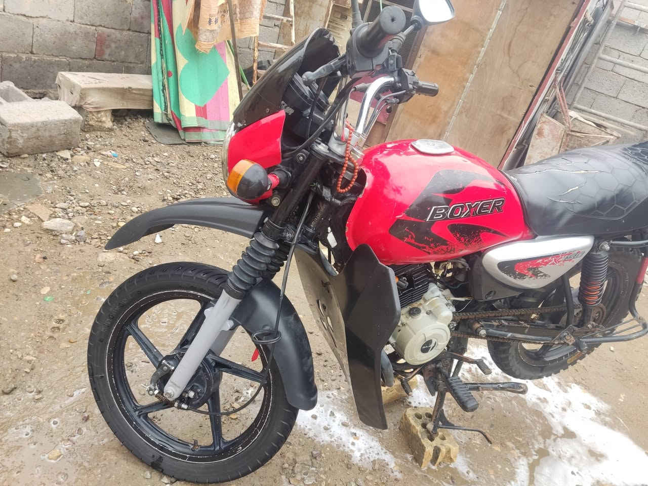 بوكسر موديل 21نضيفه ومرتبه خير من الله مابيهه نقص شغاله هندر وسلف كهربائياتهه كلهه شغاله بريكاتهه شغالات بيهه منفيس وكفلك سرقه وتاخذهه من بيتي 
سعرهه 650وبيهه مجال قليل 
مكانهه بلصلاح مقابل بوب شام 
***********هذا رقمي ودللو
