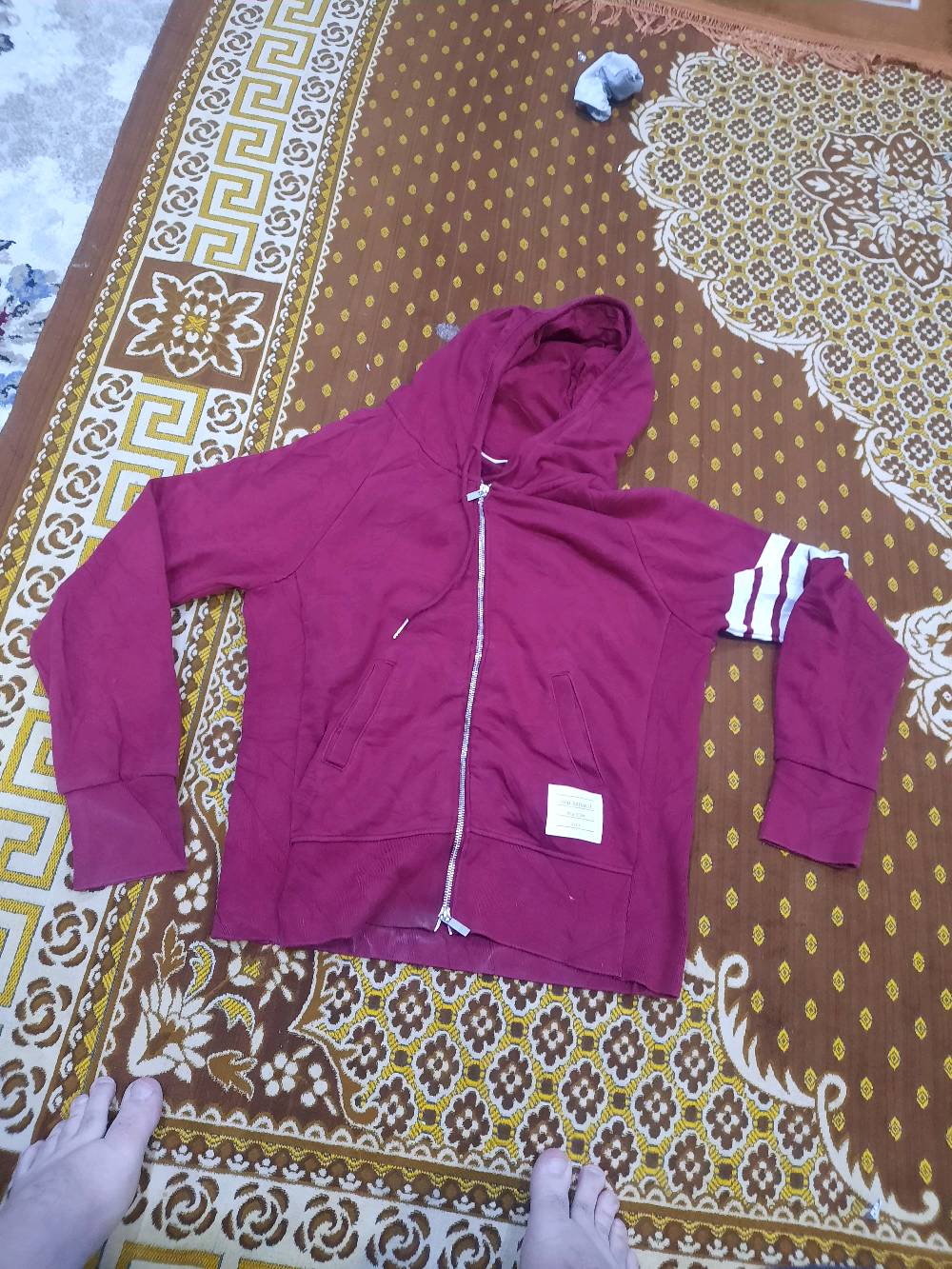 شليف هودي بالة مستعمل نظيف ٣٥ قطعة تقريبا 

