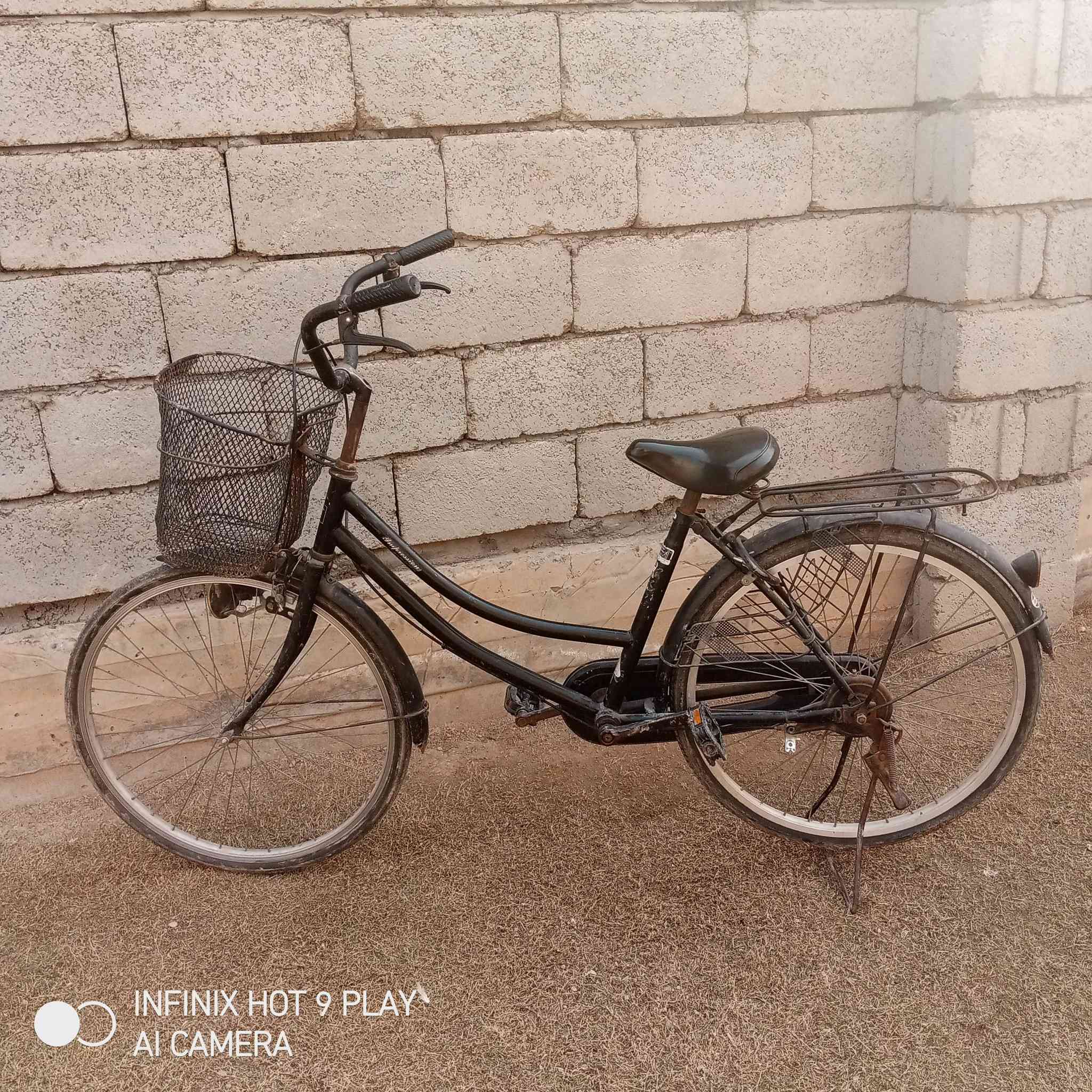 متاح بايسكل حجم ٢٤ سعر ٥٠ الف  المكان الشيخ حمد لاتصال ***********
