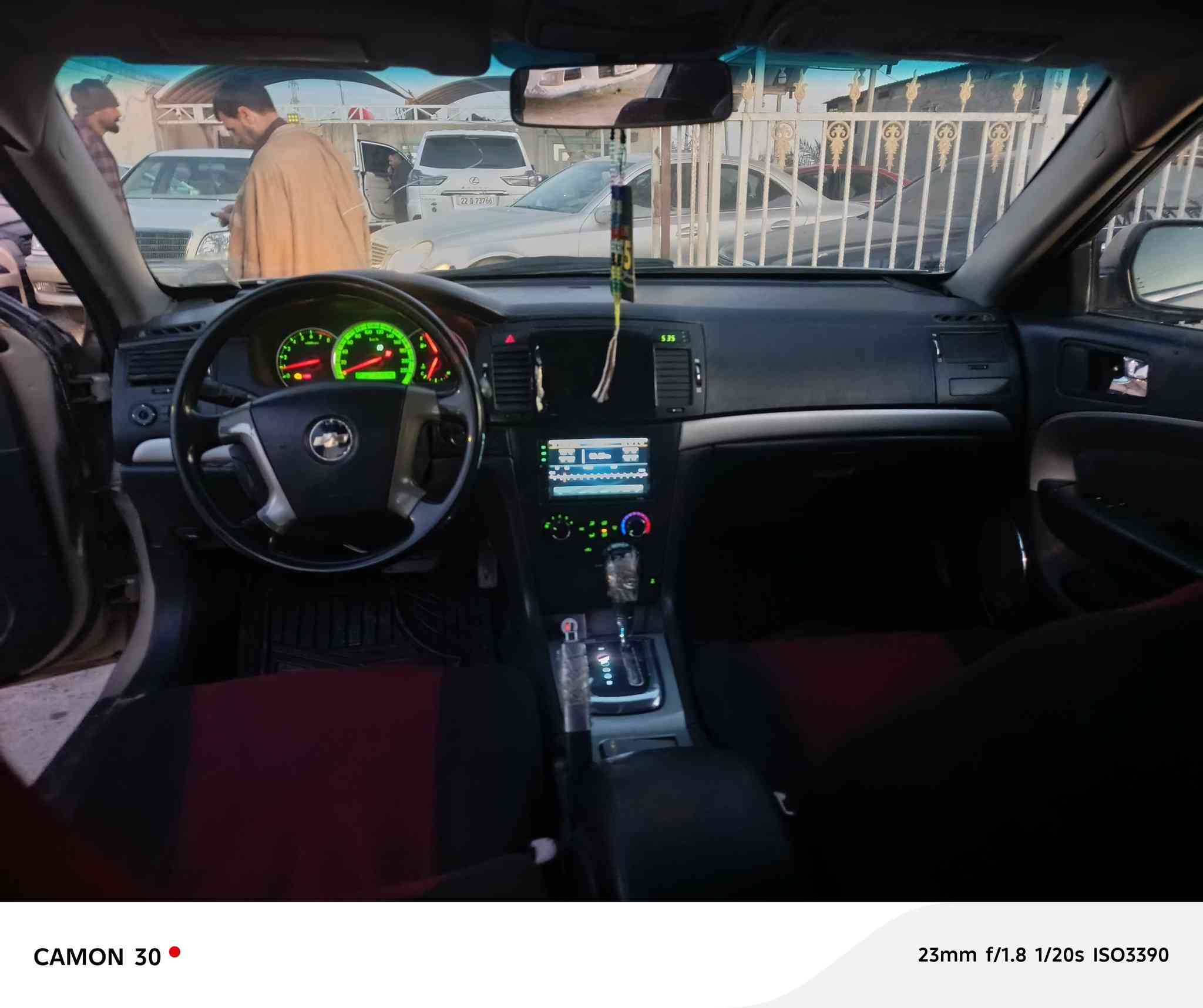 رقم بصره مشروع وطني
السياره بيهاصبغ عام جماليه اثر جراد
كهربائياتها كلها شغاله ع شركه
غرفتها اخت لجديده تخم تاير تبريد تدفئه كله شرط السياره مكينه وكير حاويه قبل يومين شادهن 2400. السعر 63 وبيها مجال حك لجيه 
تفاصيل اكثر اتصل على الرقم مكان مراوس هم عادي السياره النجف عباسيه 
***********
