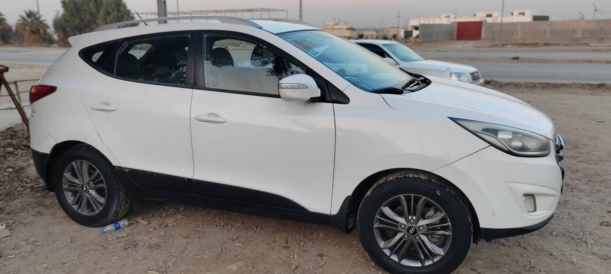 توسان خليجي 2015
كفاله عامه ما عدا شخوط بسيطه السيارة جاهزة وخير من الله
سعرها 160$


**إذا كنت صاحب هذا الإعلان وتريد حذفه لأي سبب، رجاءا أرسل رسالة إلى الدعم الفني**